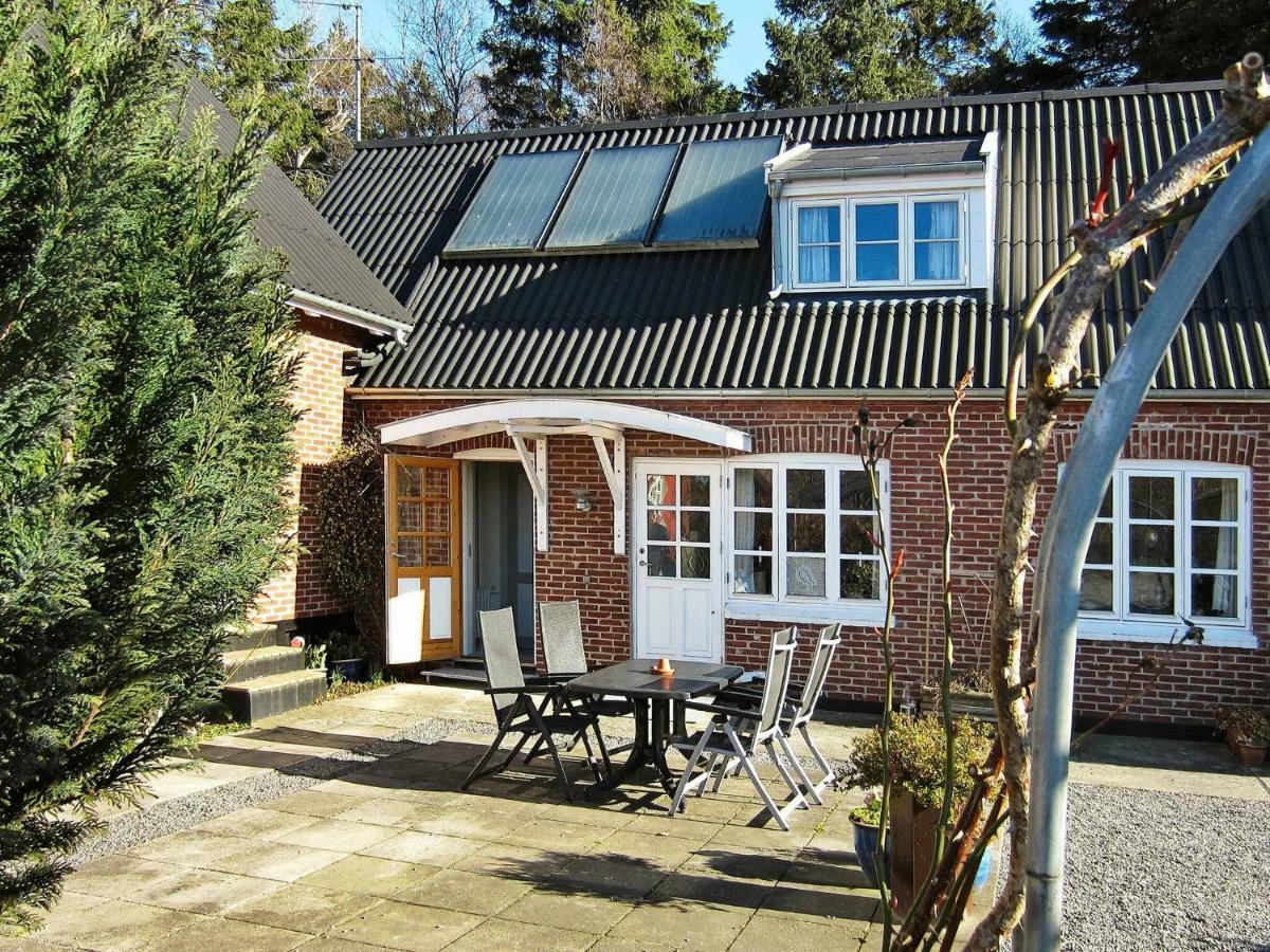 4 Person Holiday Home In Nex Langedeby Esterno foto